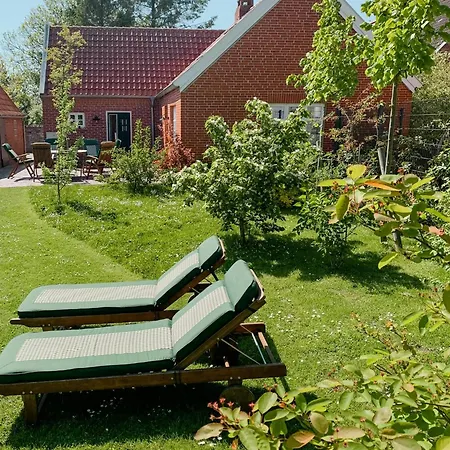 Historic Jewel In Picturesque Village Idyll * Hinte